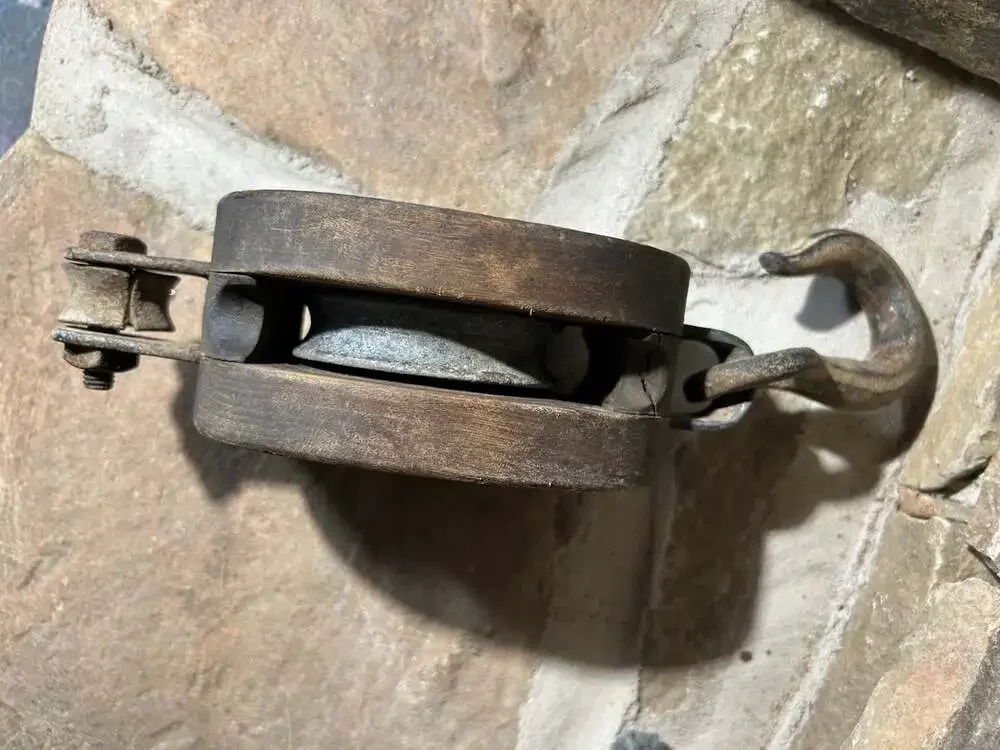 Antique Barn Farmhouse Wooden Metal Pulley Decor Steampunk READ